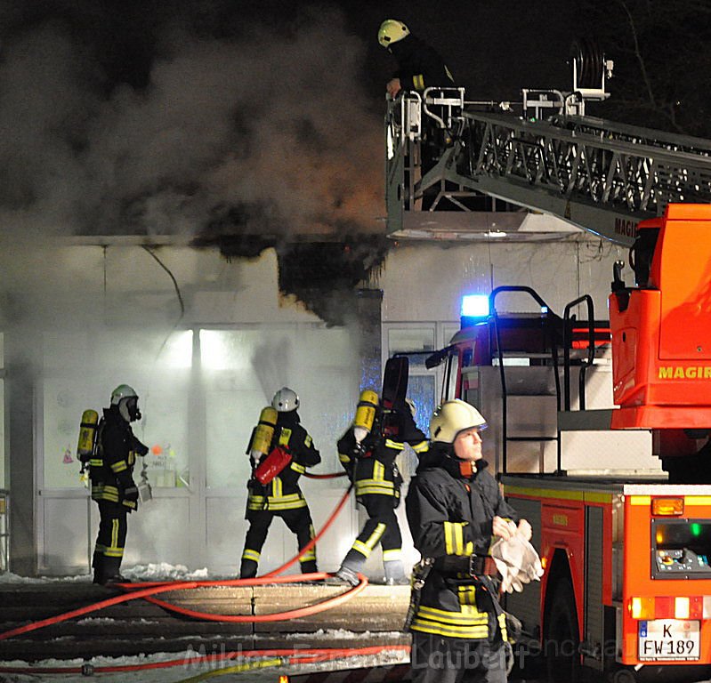 Feuer Schule Koeln Hoehenhaus Von Bodeschwinghstr P06.JPG